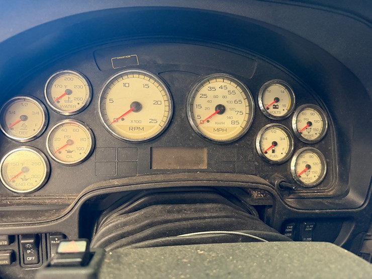 2014-international-prostar-image-98