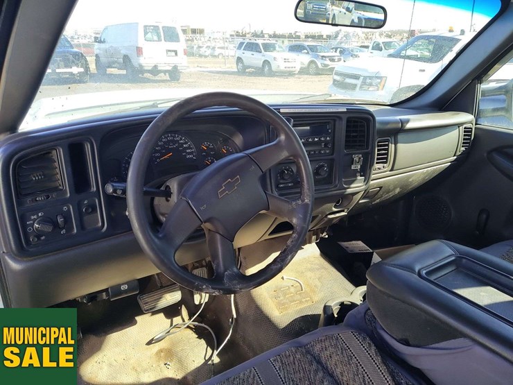 2005-chevrolet-silverado-2500hd-image-11