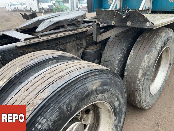 2019-kenworth-w900-image-11