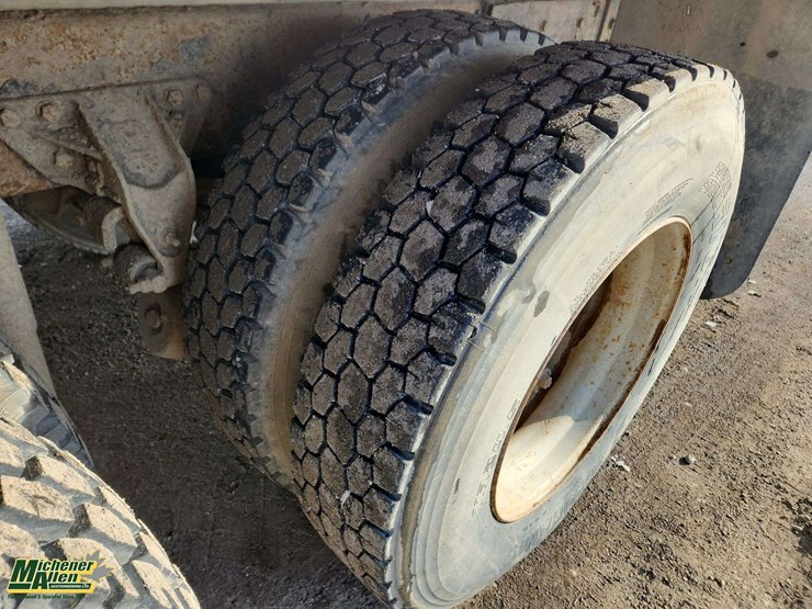 1998-mack-ch613-image-12