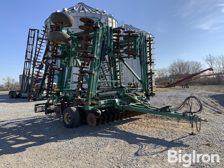 great-plains-4000tt-image-3