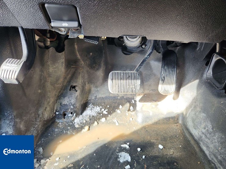 2018-ford-explorer-image-23