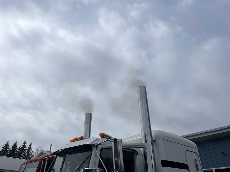 #246-•-1961-kenworth-truck-tractor-(has-nd-title)-(mora,-mn)-image-9