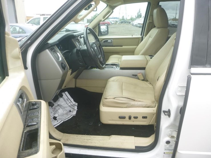 2015-ford-expedition-image-8