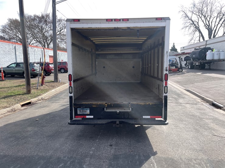 2008-ford-e350-image-8