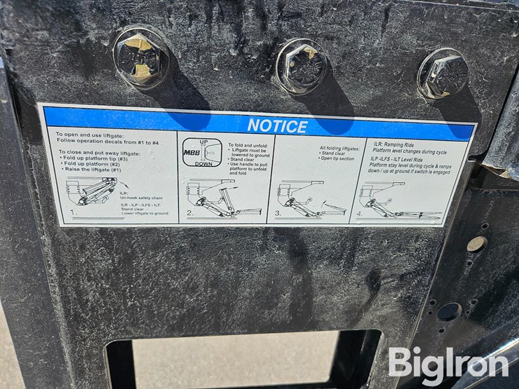 2022-massey-ferguson-730-image-13