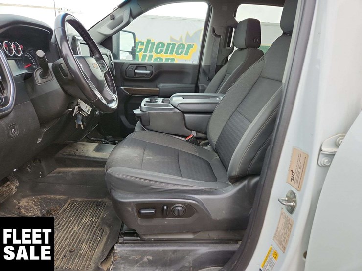 2021-chevrolet-silverado-2500hd-image-15