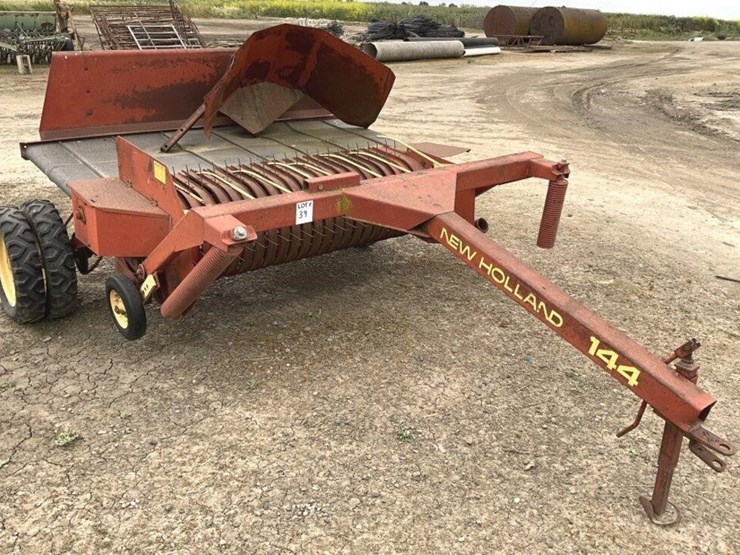 new-holand-144-pull-hay-turner-image-1