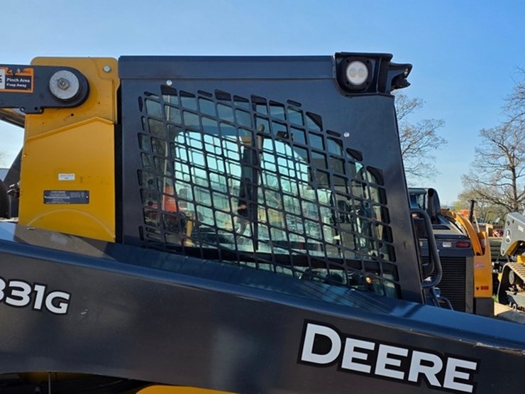 2023-deere-331g-image-13