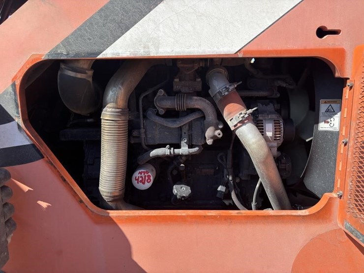 2014-jlg-8042-image-54