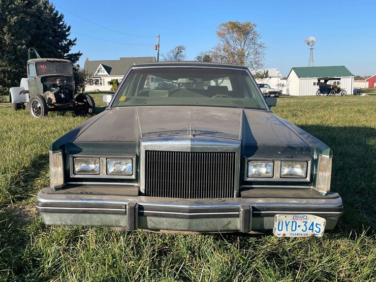 1980-lincoln-continental-town-car-image-8