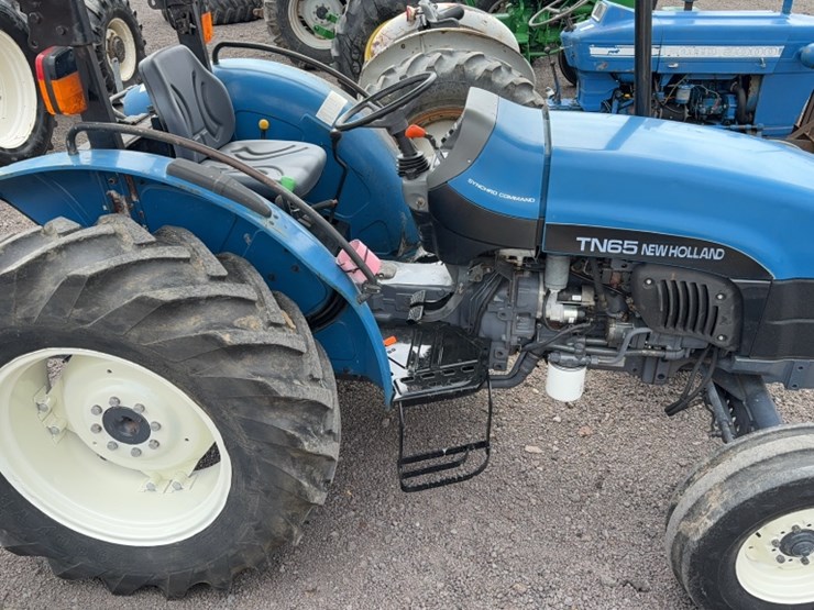 new-holland-tn65-image-5