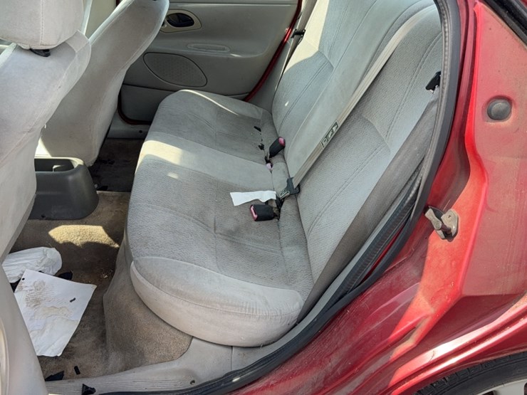 #4023-•-1999-ford-contour-sedan-image-12