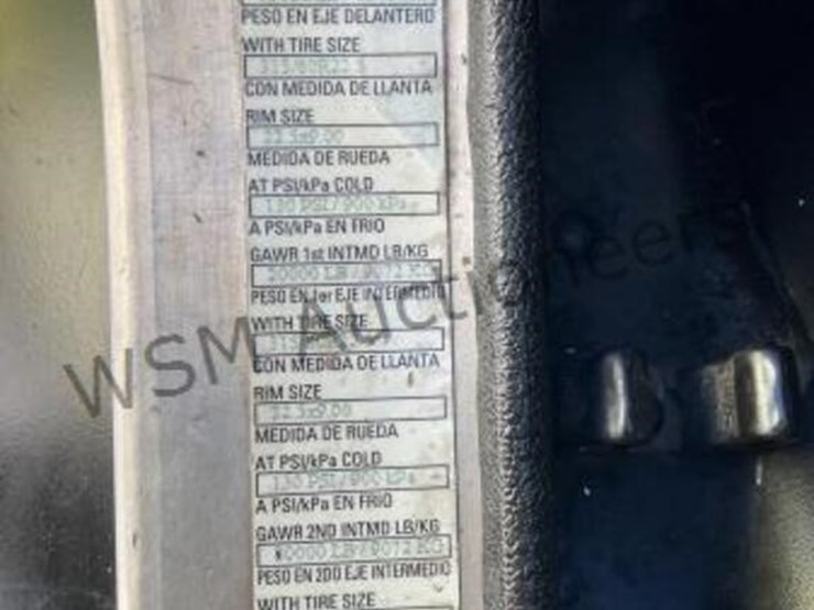 2018-peterbilt-520-image-21