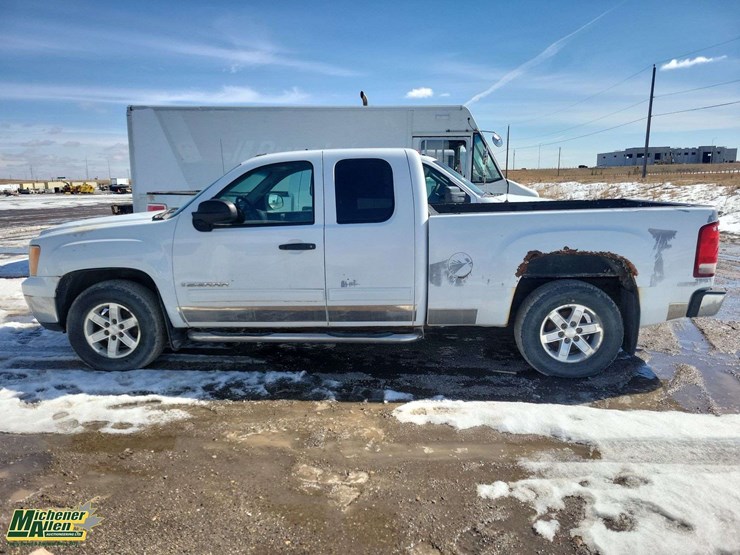 2007-gmc-sierra-1500-image-2