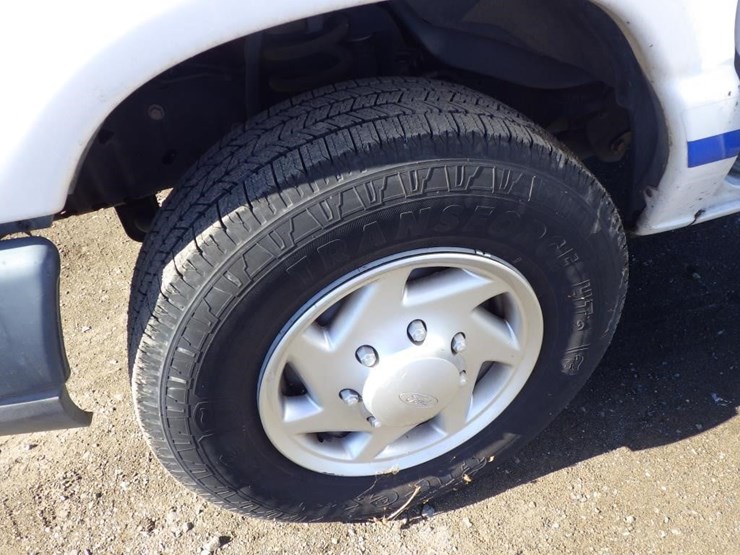 2011-ford-cargo-image-14