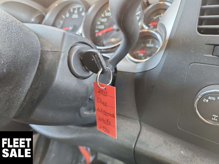 2011-chevrolet-silverado-1500-image-14