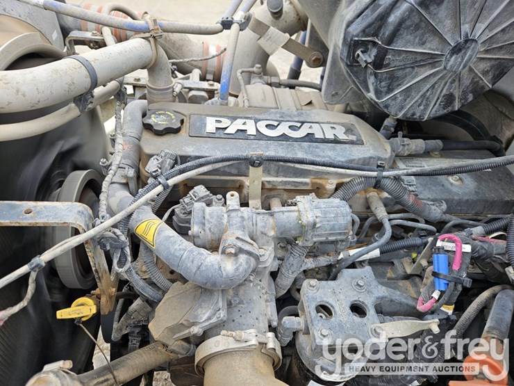 2017-peterbilt-337-image-20