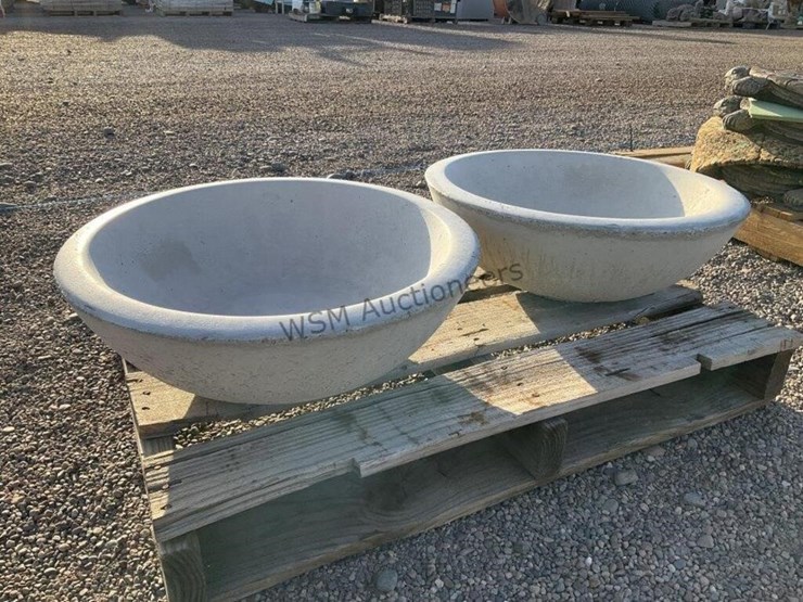 (2)-concrete-planters-image-2