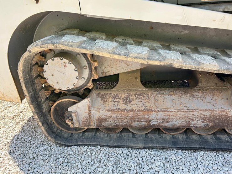 2013-takeuchi-tl12-image-13