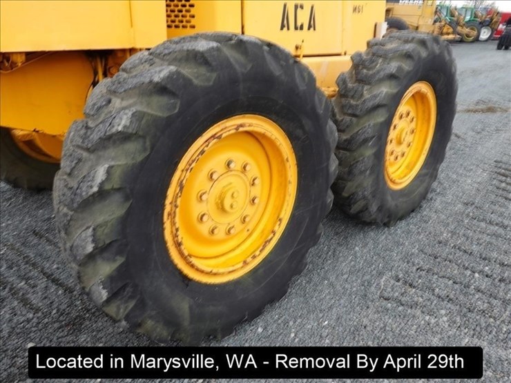 1975-deere-570a-image-19