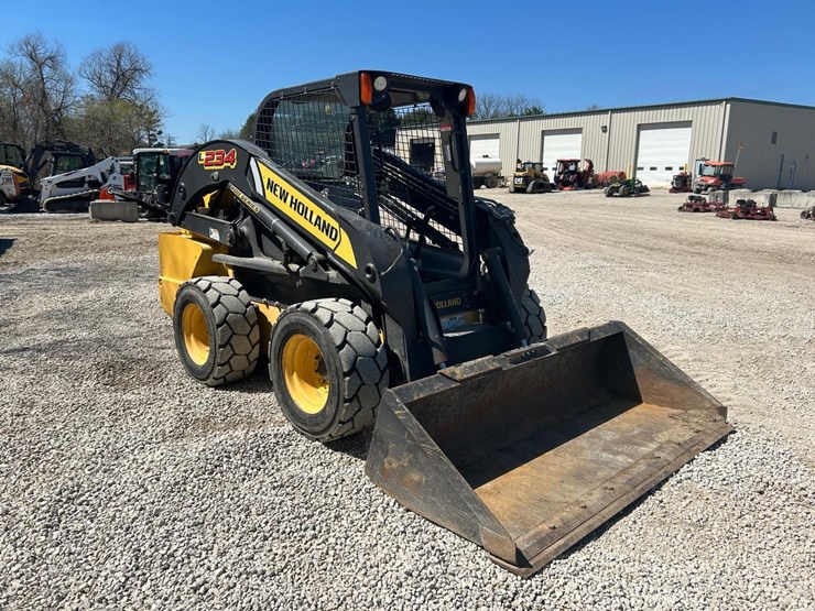 2016-new-holland-l234-image-6