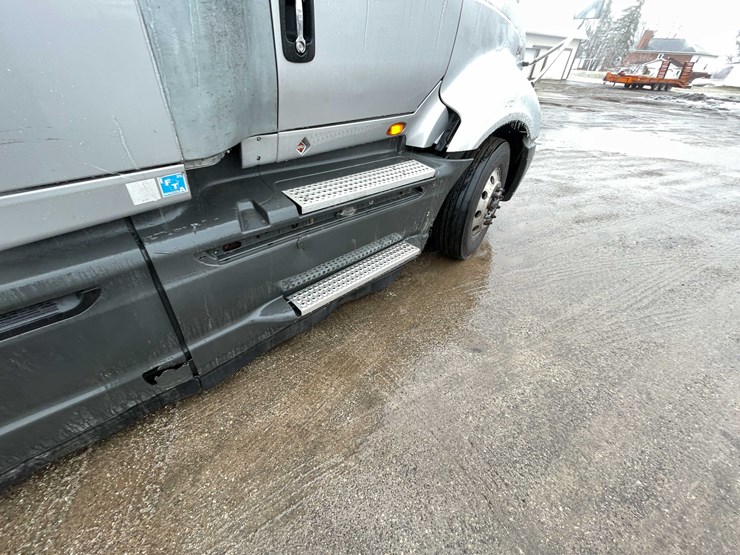 #230-•-2016-international-semi-tractor-(has-wi-title)-(denmark,-wi)-image-38