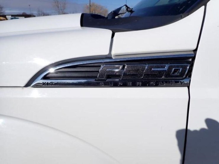 2016-ford-f350-xlt-image-18