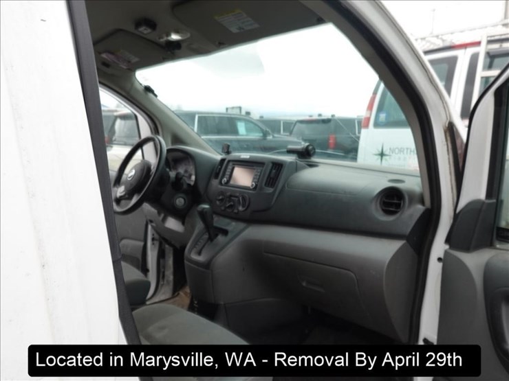 2014-nissan-nv200-image-22