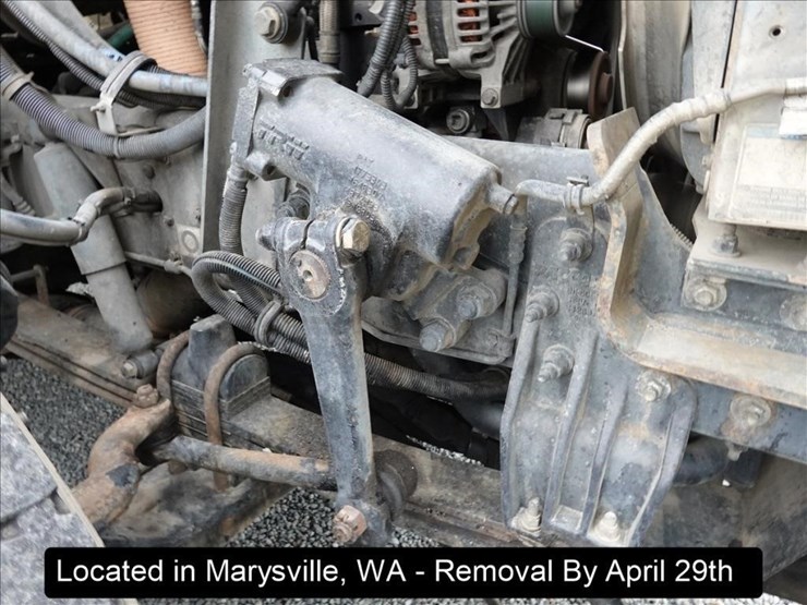 2011-peterbilt-348-image-21