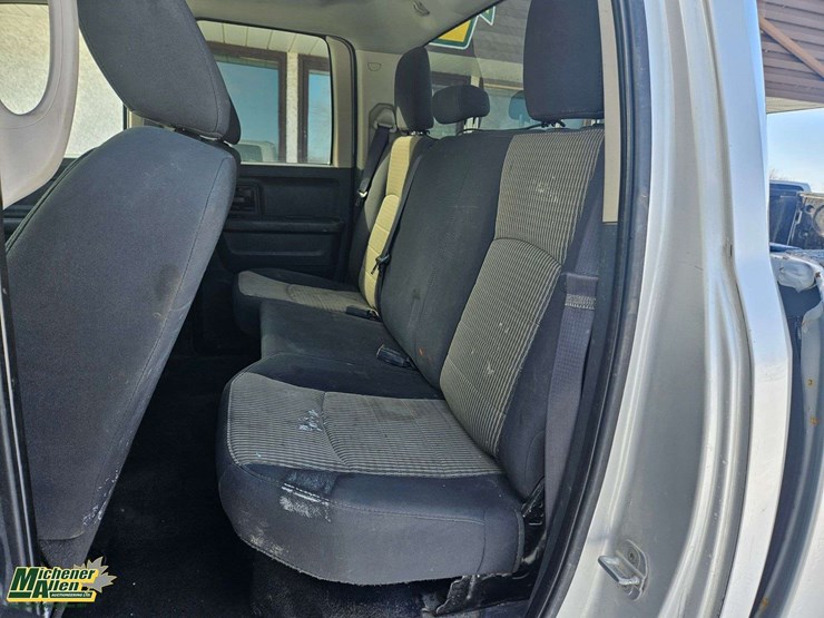 2012-dodge-1500-image-33