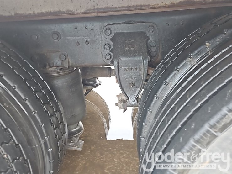 2005-international-8600-image-16