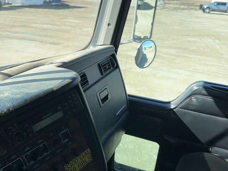 2005-kenworth-t800-image-52