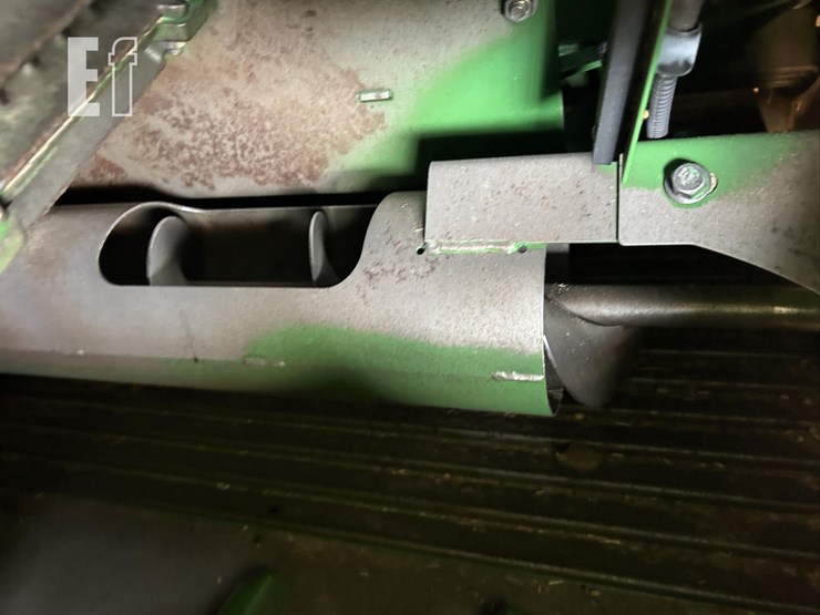 2012-john-deere-s690-image-22