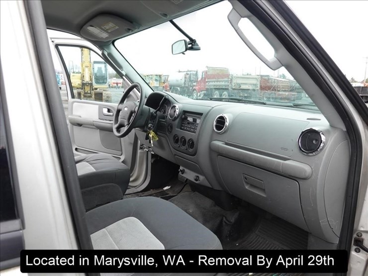 2005-ford-expedition-xlt-image-5