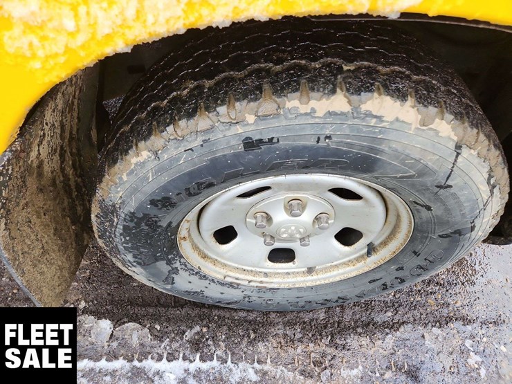 2019-ram-1500-classic-image-13