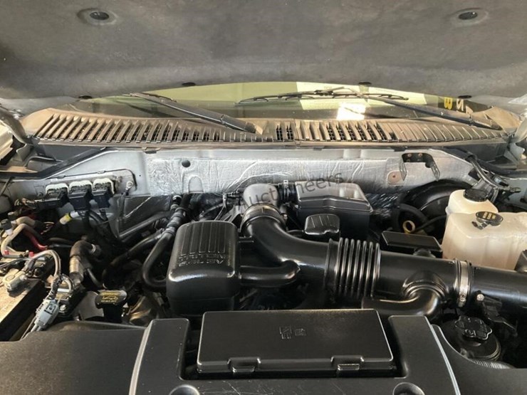 2011-ford-expedition-image-10