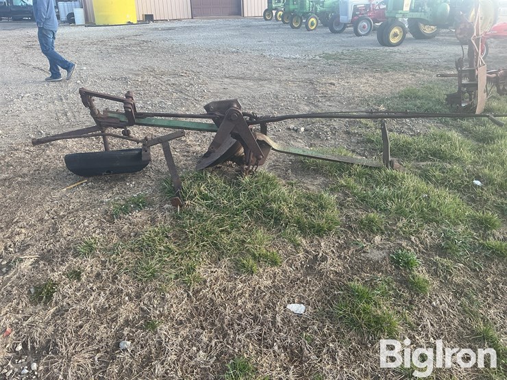 john-deere-terracing-plow-image-4
