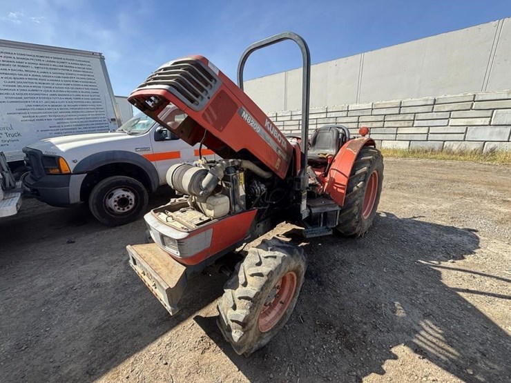2005-kubota-m8200-image-1