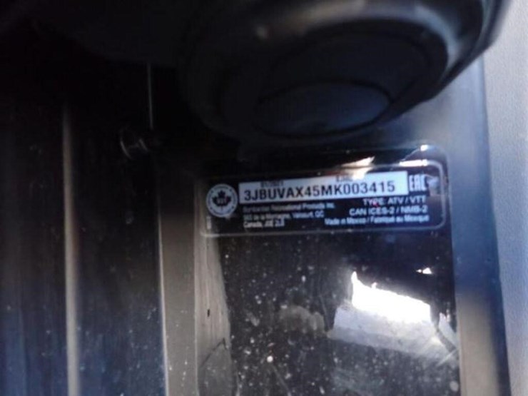 2021-can-am-defender-limited-hd10-4x4-side-by-side-image-10