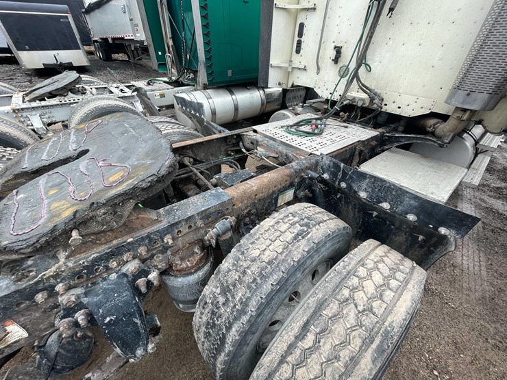 #238-•-2007-freightliner-semi-tractor-(title-in-delay)-(denmark,-wi)-image-31