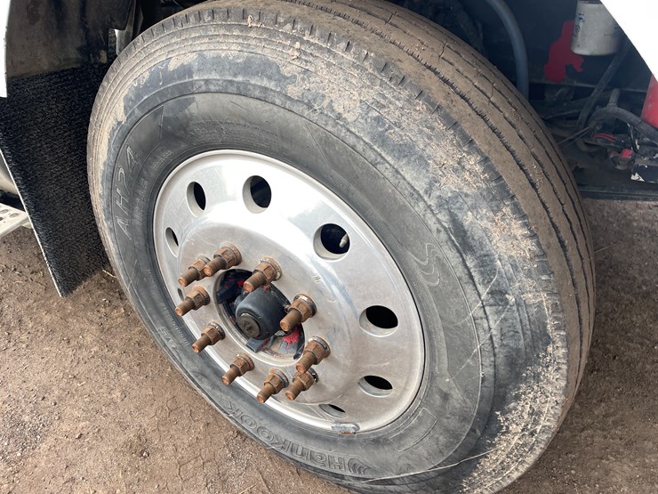 #240-•-2005-kenworth-truck-tractor-(has-mn-title)-(mora,-mn)-image-6