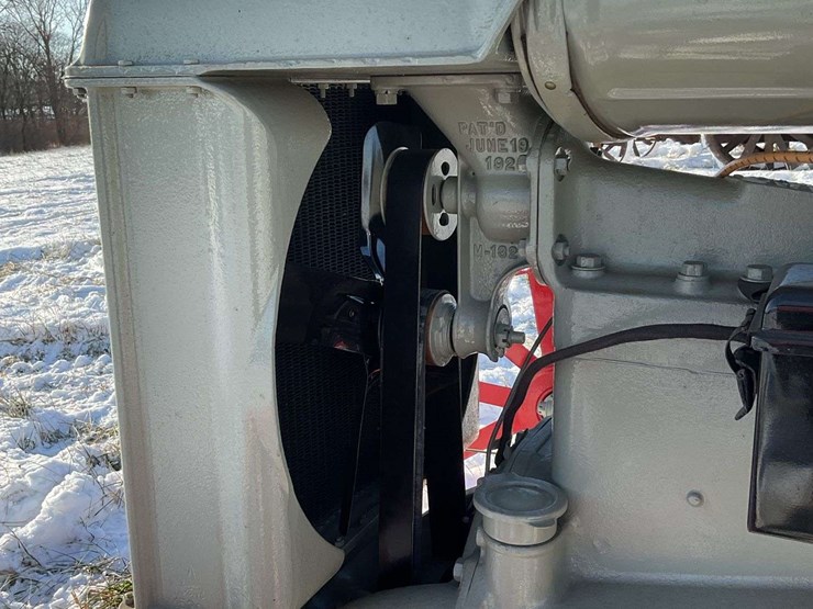 1925-fordson-with-mounted-terrace-plow-image-24