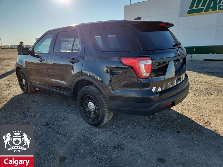 2018-ford-explorer-image-3