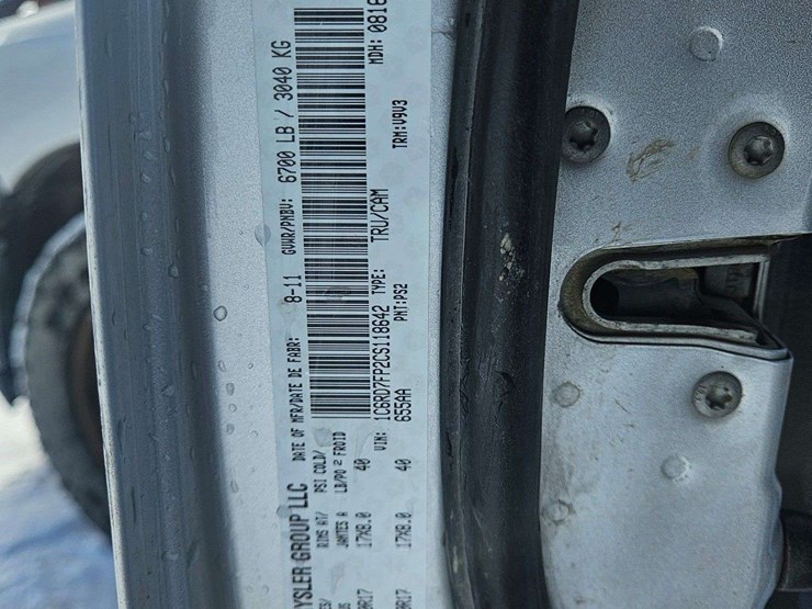 2012-dodge-1500-image-38