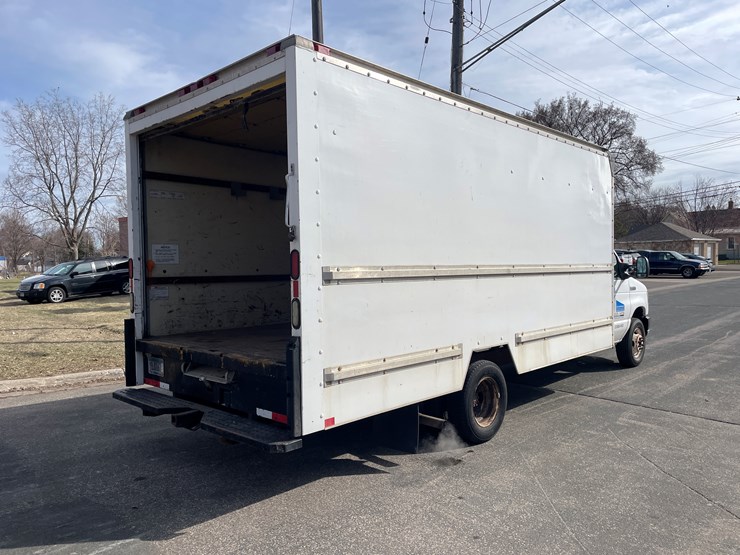 2008-ford-e350-image-5