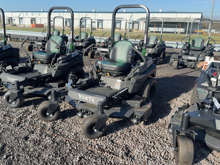 #4031-•-yakta-yxr-320-zero-turn-mower-image-1