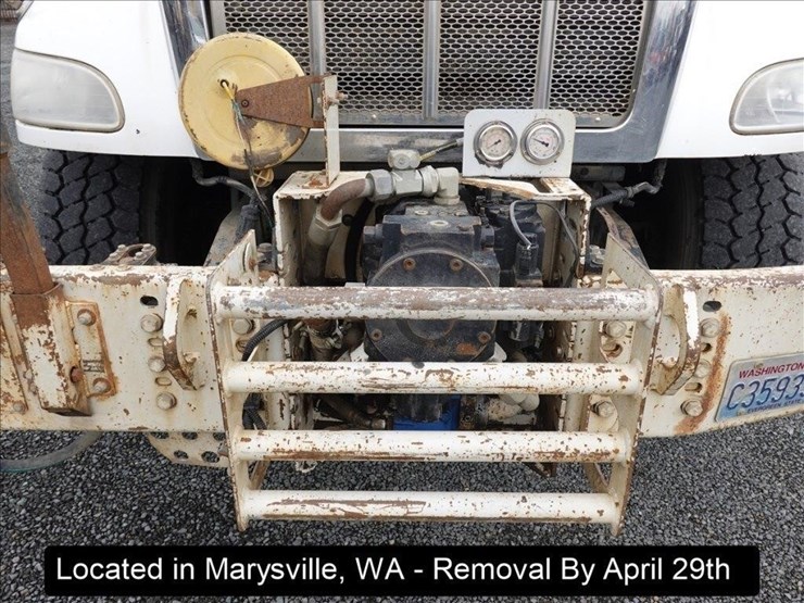 2011-peterbilt-348-image-6