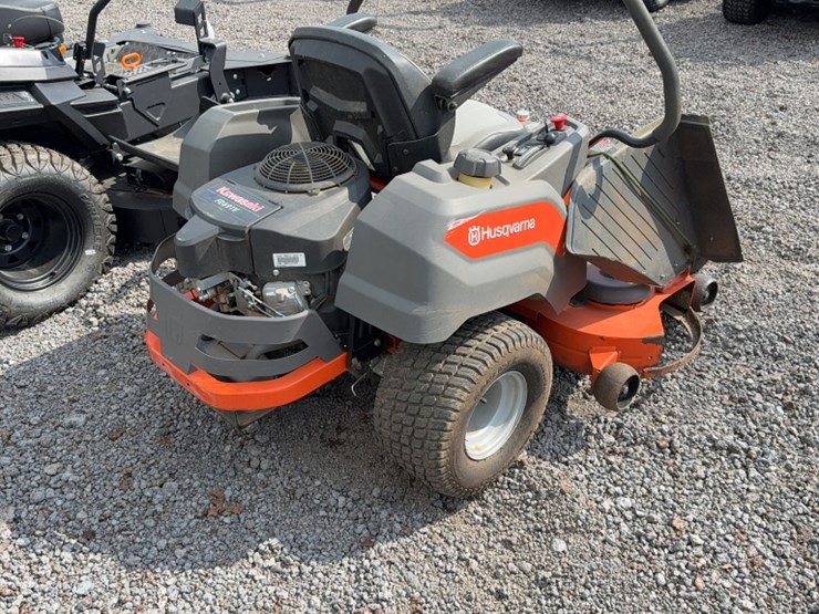 #4081-•-husqvarna-z254f-zero-turn-mower-image-8
