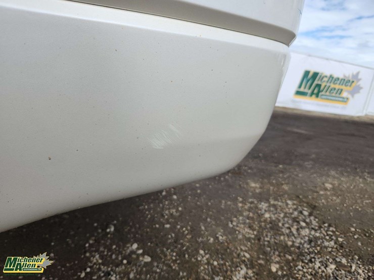 2014-gmc-acadia-denali-image-37